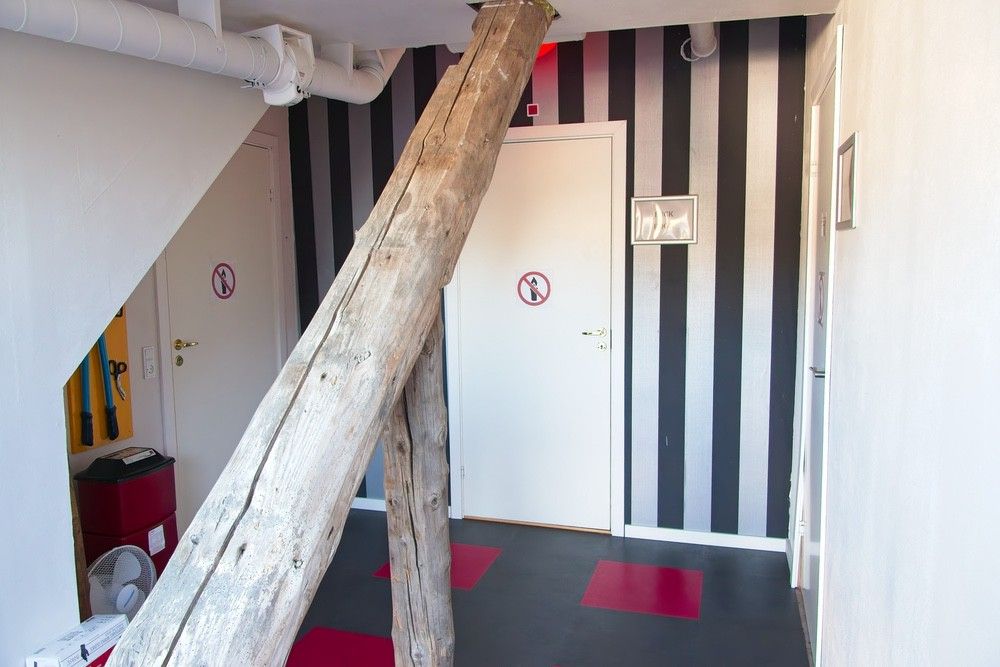 hallway_5658